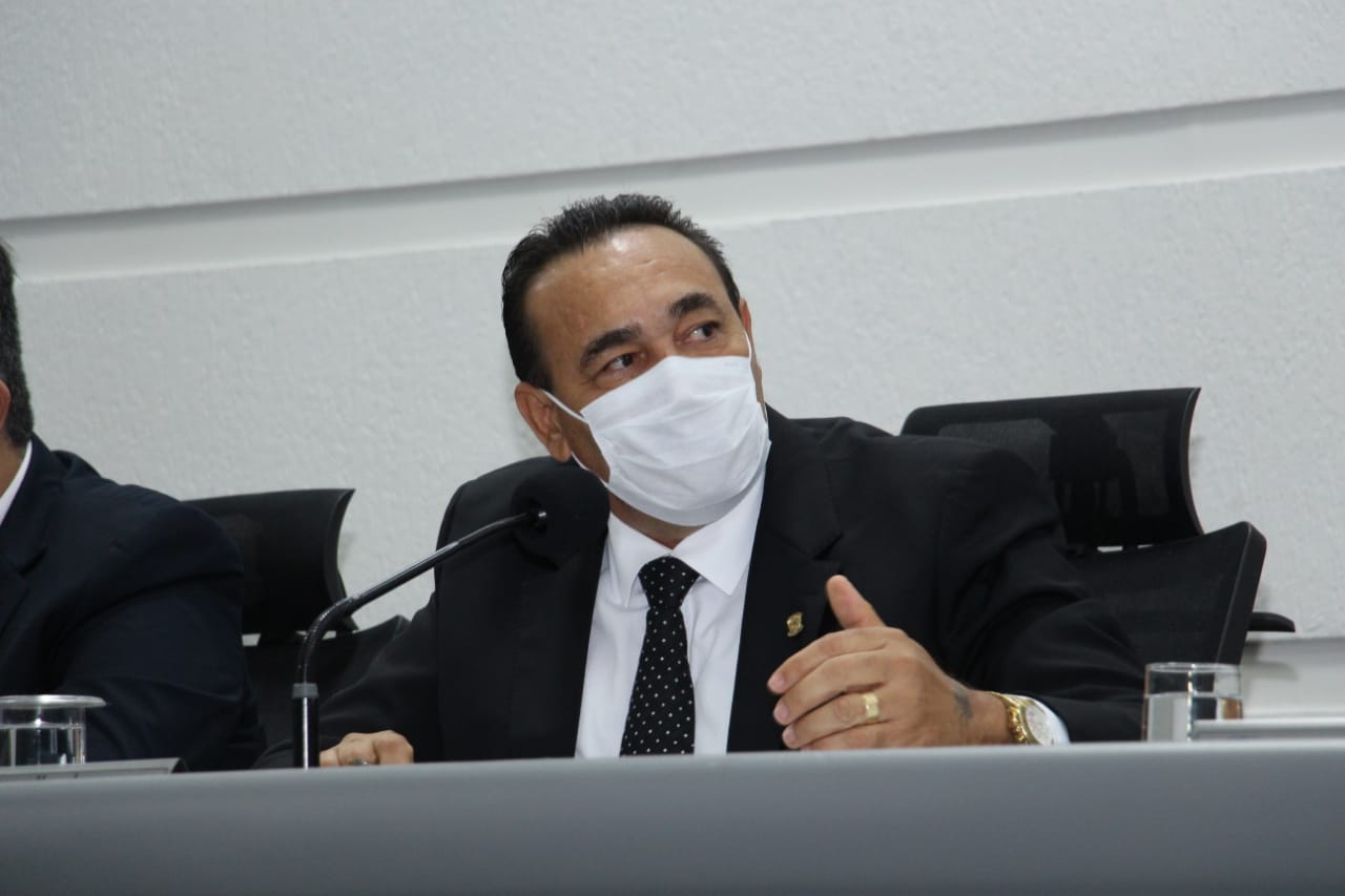 Carlão prega união contra pandemia: “Agora é hora de salvar vidas”
