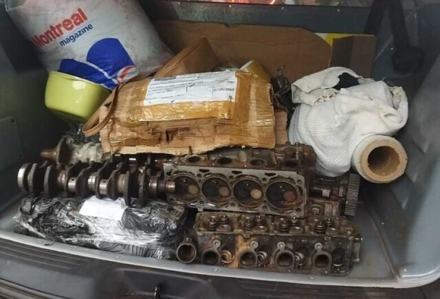 Mãe e filha despachavam maconha dentro de cabeçote de motor