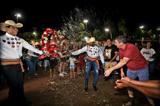 Riedel termina mais um giro pelo interior na tradicional festa de São João em Corumbá