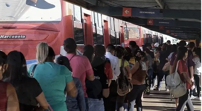 Reunião para solucionar crise no transporte coletivo é adiada para segunda-feira