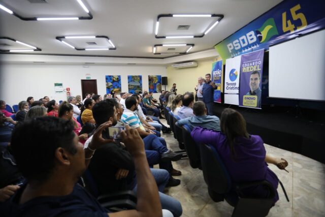 Em reunião com 60 secretários, Riedel promete aperfeiçoar a regionalização da saúde