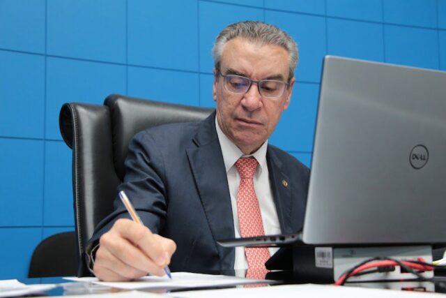 Paulo Corrêa solicita reforma de escola em coronel Sapucaia