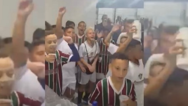 Vídeo: Fluminense rescinde com escolinha franqueada que viralizou após crianças cantarem música do Flamengo