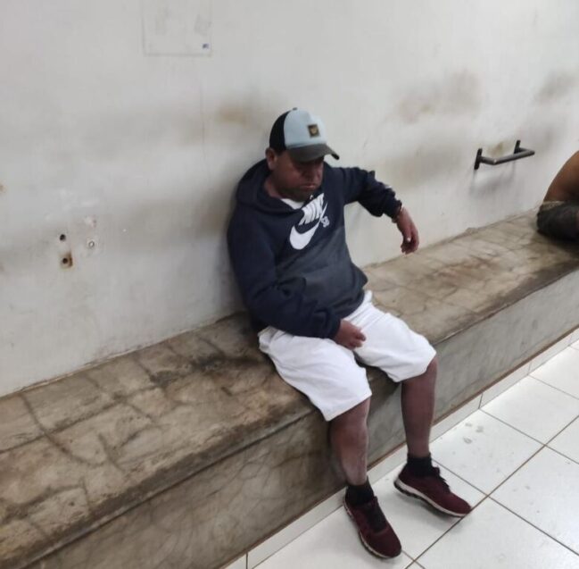 Homem mata esposa a facadas e mantém corpo por quatro dias dentro de casa