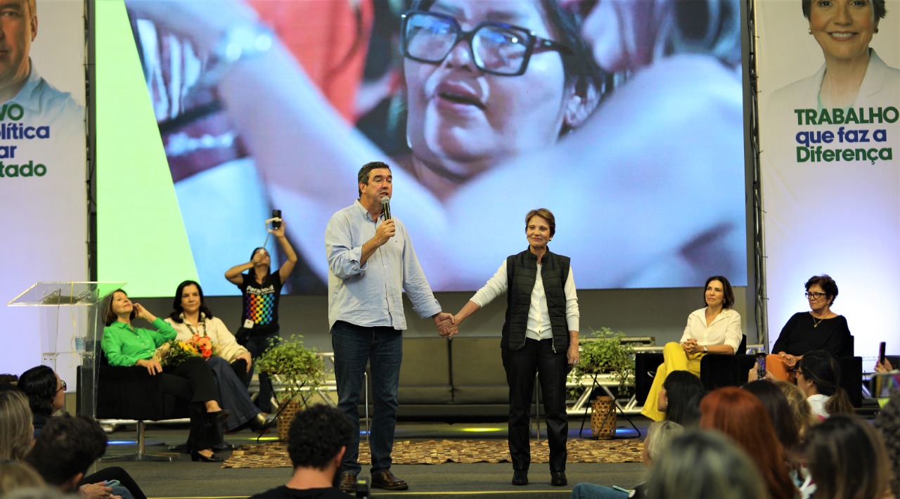 Riedel e Tereza destacam importância da voz feminina durante evento com mais de mil mulheres