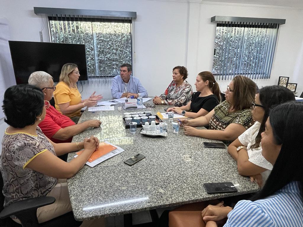 Riedel recebe Conselho de Gestores de Assistência Social e defende atenção mais humanizada