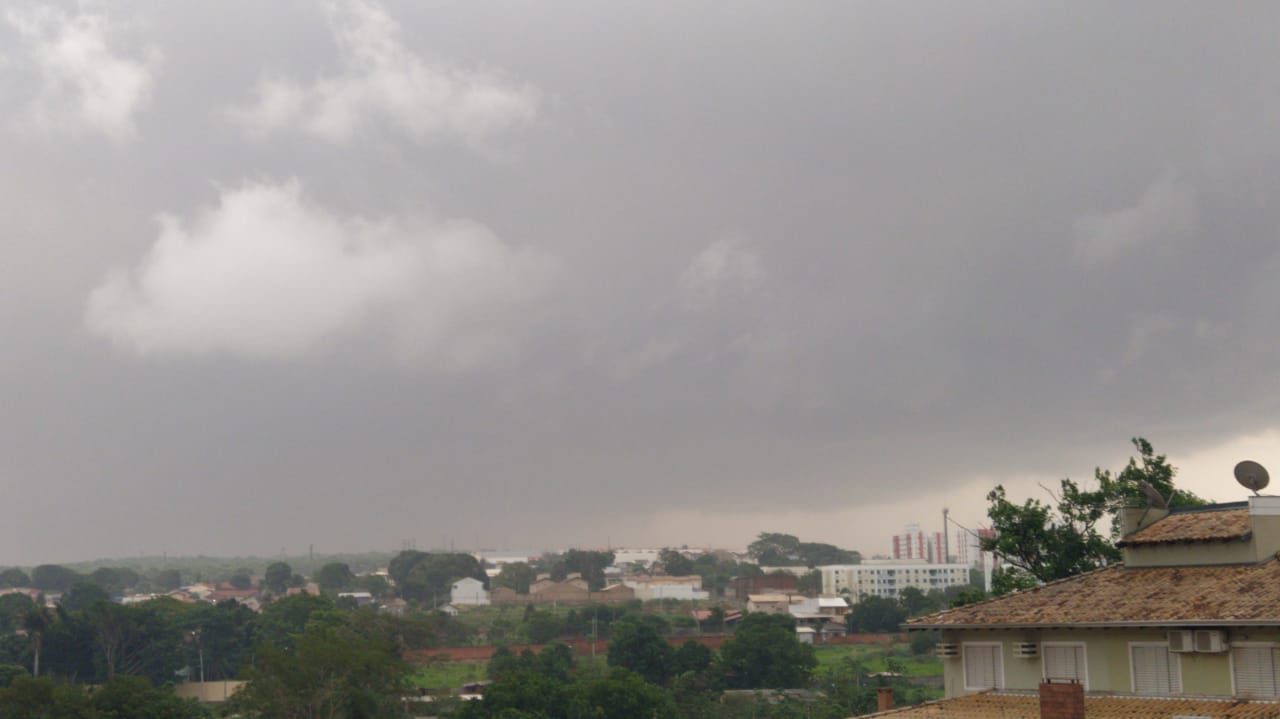 Ventania e tempestades colocam MS em estado de alerta