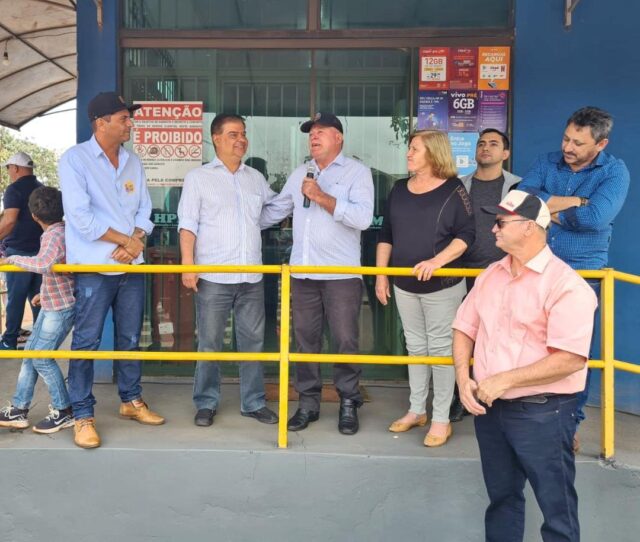 Senador Nelsinho Trad faz parte da entrega histórica de asfalto para Deodápolis