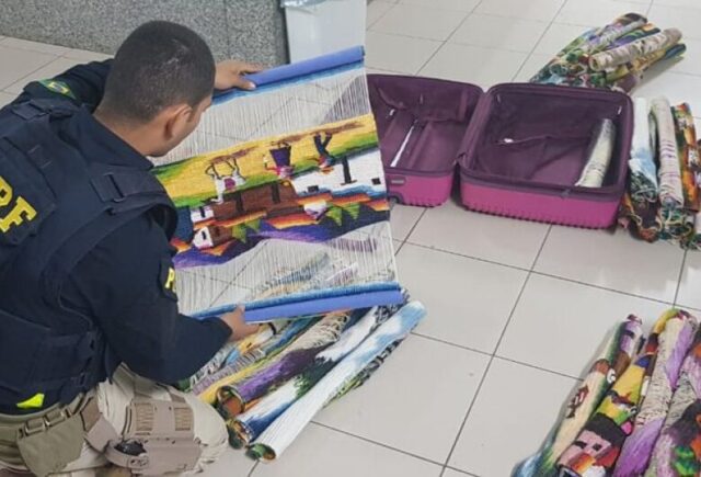 Peruana é presa ao transportar cocaína dentro de peças de artesanato em ônibus