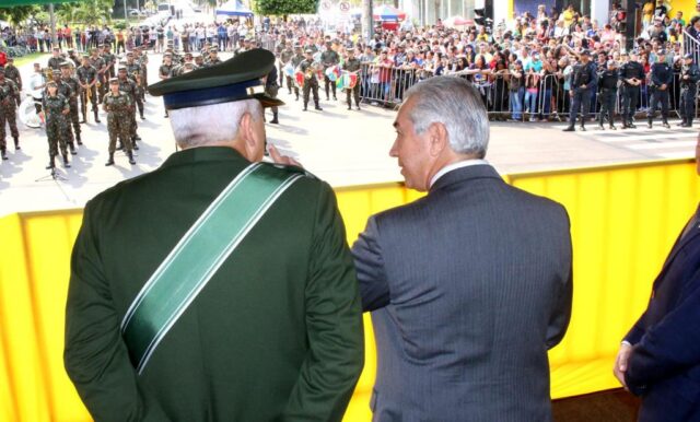 Governador participa de desfile da Independência e destaca harmonia e pacificação do Brasil