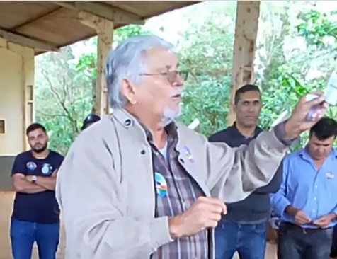 Vídeo: Zeca do PT “de cabeça erguida” pede votos para Eduardo Riedel