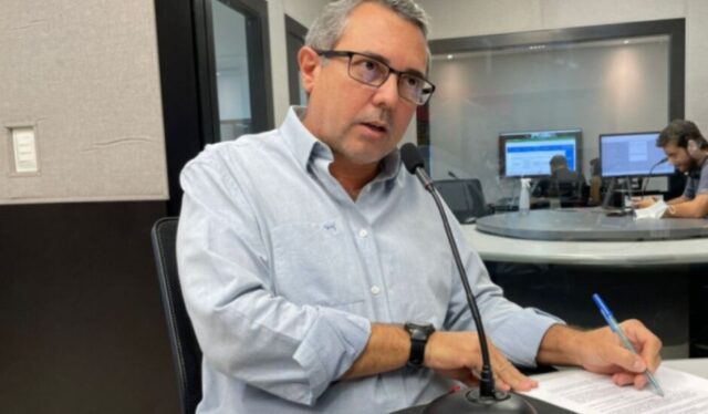 Vídeo: Contar falta a entrevista em rádio e faz denúncia sem provas na Assembleia