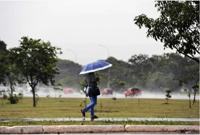 Segunda tem previsão de chuvas isoladas e temperatura máxima de 37° no Estado