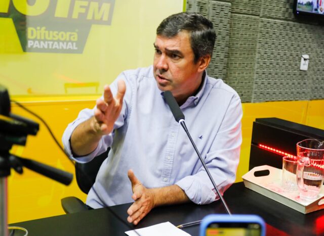 Riedel diz que Contar não foi aos debates porque a “máscara caiu”