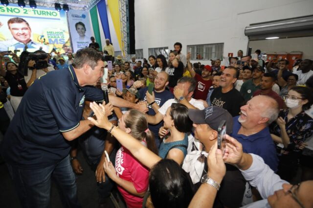 Riedel celebra votação e reforça no 2° turno propostas e diálogo com eleitor