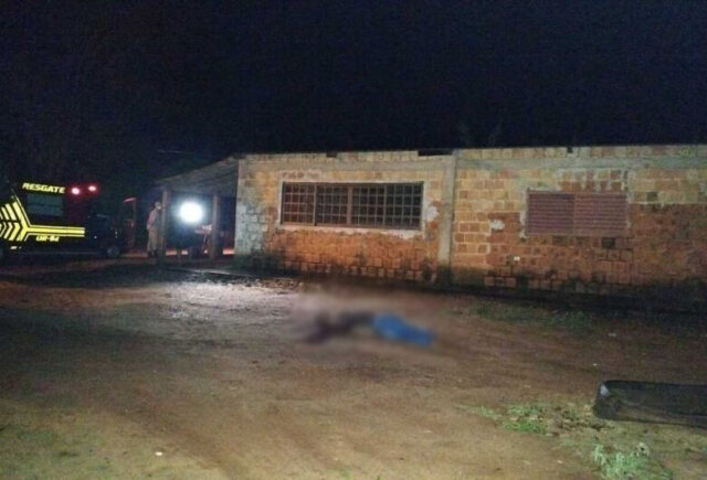 Amante mata marido da companheira com facada após presenciar agressão