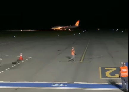 Vídeo: Bonito realiza 1º pouso noturno após acidente em Congonhas