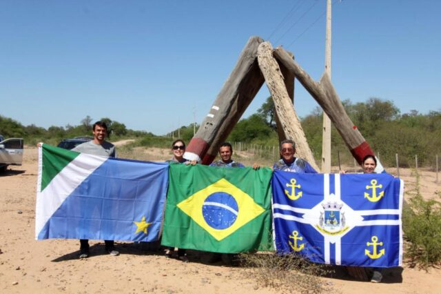Nelson Cintra homenageia no Marco Histórico os precursores da Rota Bioceânica