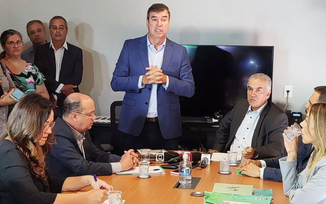 Eduardo Riedel anuncia novos secretários amanhã
