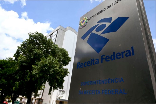 Receita Federal alerta contribuintes sobre falsas mensagens na internet