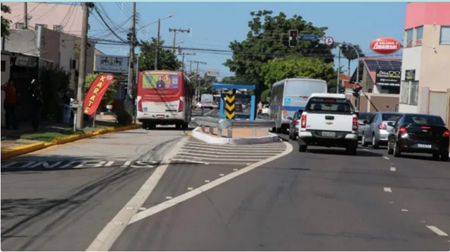 Novo corredor de ônibus da Rui Barbosa começa a funcionar com 44 linhas e 152 ônibus