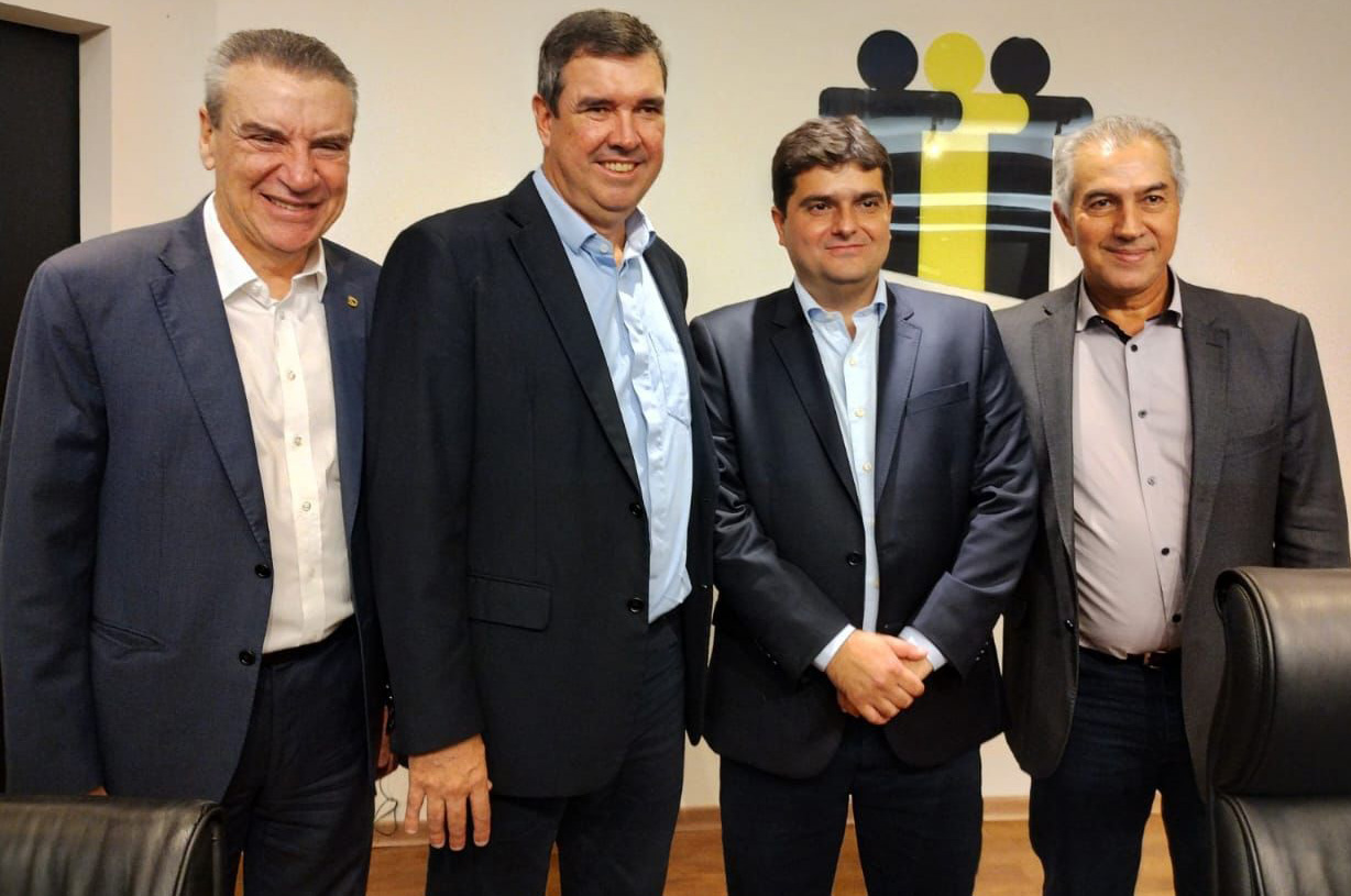 “Municipalismo forte, MS desenvolvido”, afirma Paulo Corrêa na posse da nova diretoria da Assomasul