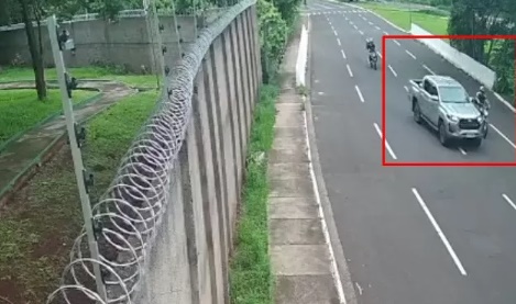 Vídeo mostra motorista de Hillux que persegue e atropela motociclista