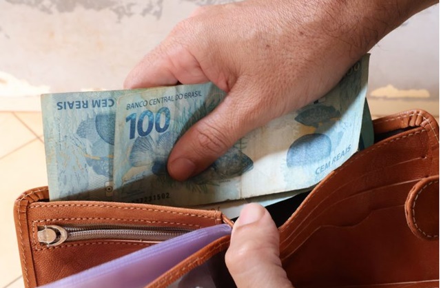 Governo de MS injeta R$ 542 milhões na economia liberando folha de pagamento