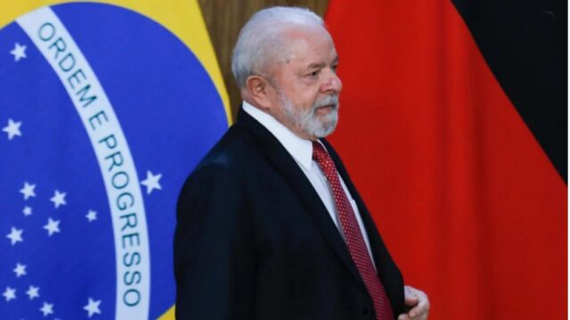 Lula quer reajustar salário mínimo para R$ 1.320 em maio