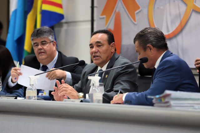 Vereadores aprovam por unanimidade, reajuste de 10,39% no salário dos professores