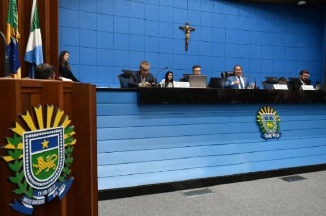 Assembleia analisa desconto de 50% no IPVA de carros híbridos
