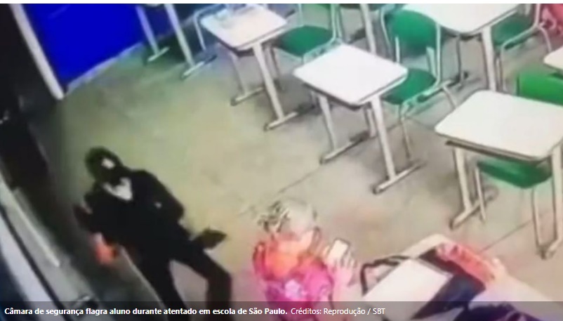 CENAS FORTES: Vídeo mostra ataque de aluno em escola de SP; motivo teria sido racismo