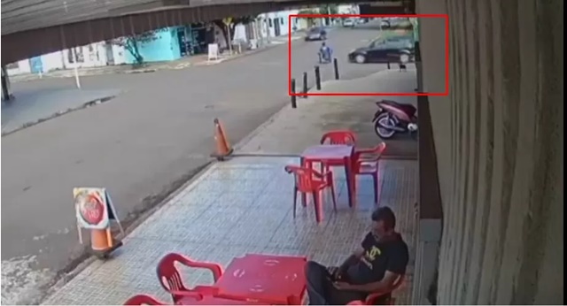 Vídeo: Cadeirante é atropelado por um carro no Aero rancho