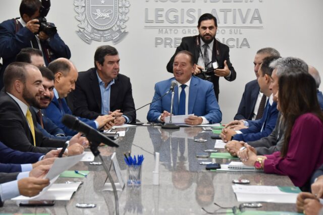 Com R$ 48 milhões em emendas, deputados garantem benefícios aos municípios
