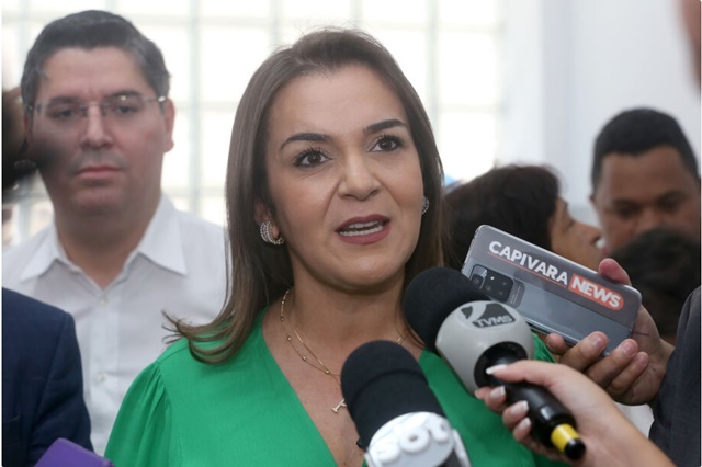 Adriane Lopes anuncia R$ 40 milhões para reformar 205 escolas e Emeis nesta segunda