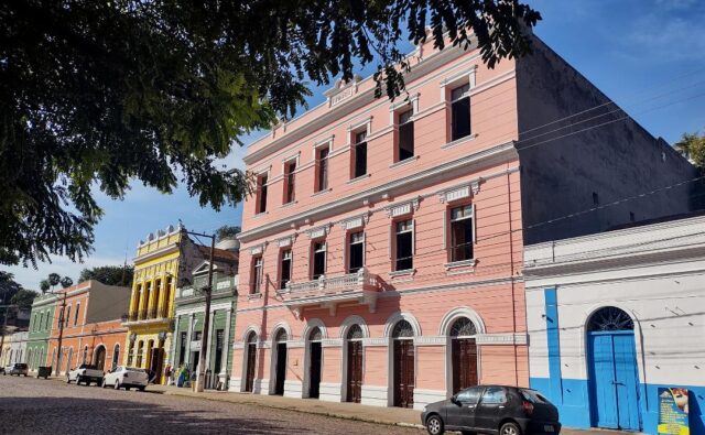 Inclua no roteiro de pesca no Pantanal passeio pela cidade histórica de Corumbá