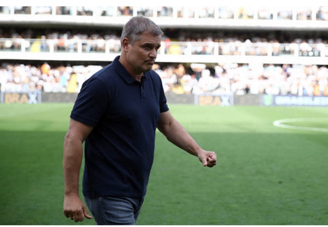 Após cinco jogos, Santos demite o técnico Diego Aguirre