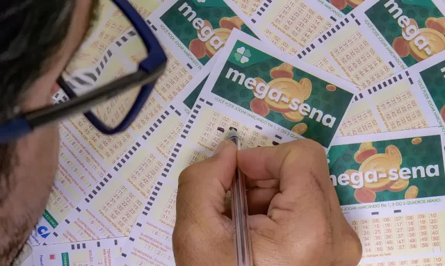 Mega-sena acumula e apostadores terão nova chance no dia 30