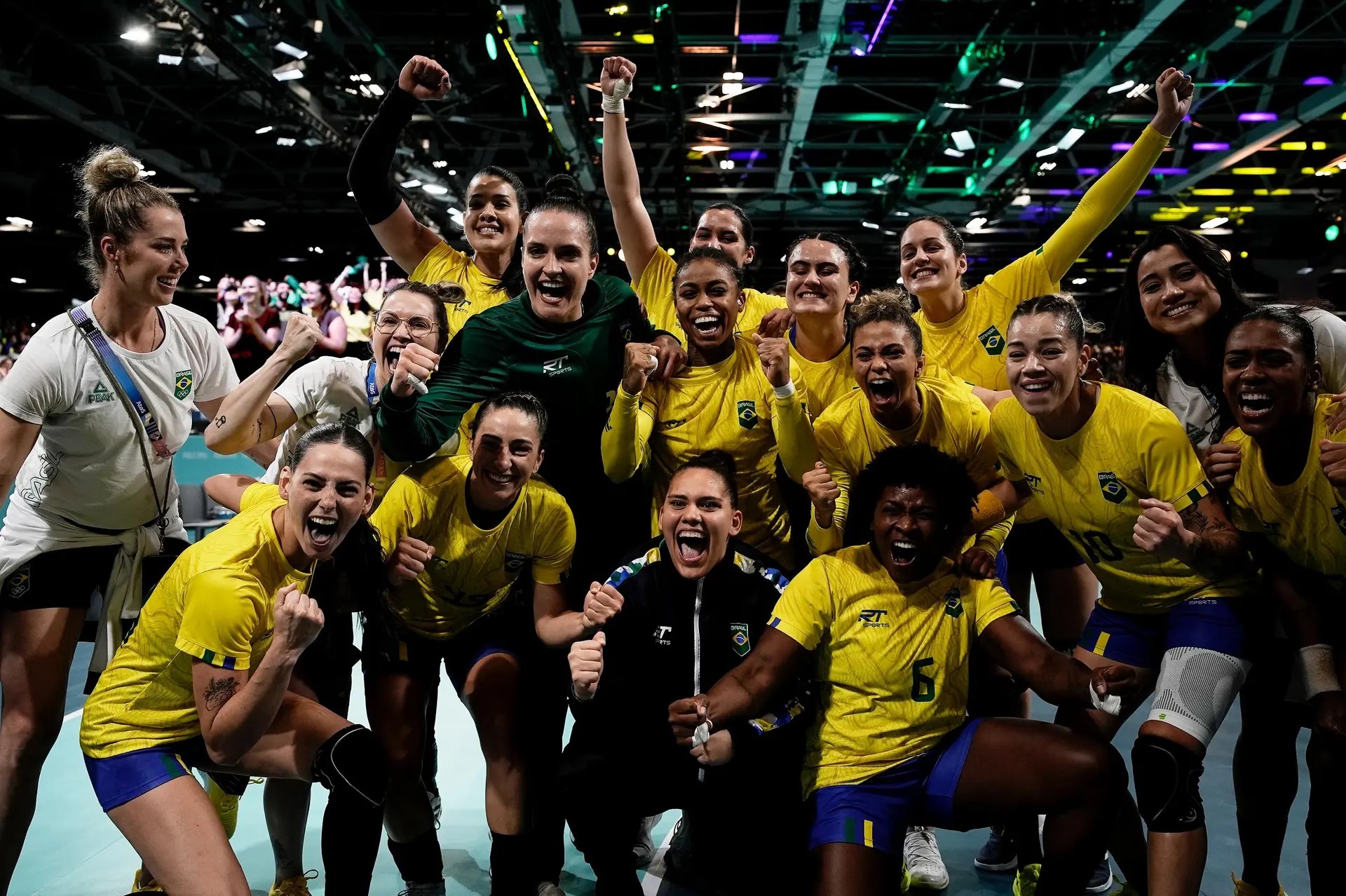 Brasil vence a equipe de Angola no handebol e avança para as quartas de final