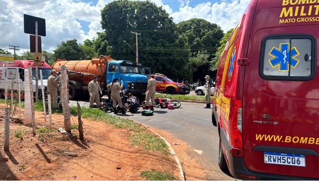 Motociclista morre prensada entre caminhão e picape na Avenida Guaicurus