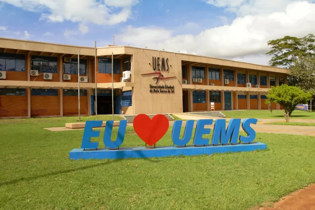 UEMS abre vagas para professores de Agronomia com salário de até R$ 10,2 mil