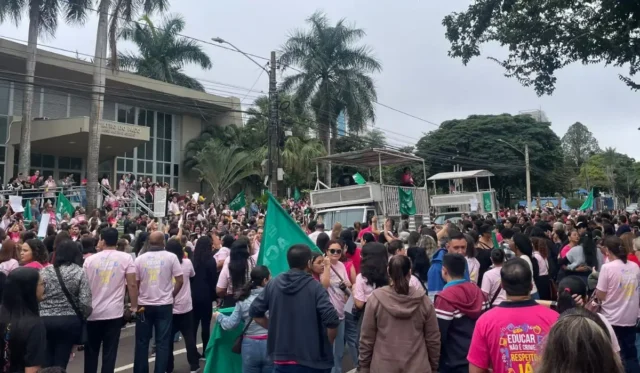 Vai começar a novela: Prefeitura adia aumento para os professores