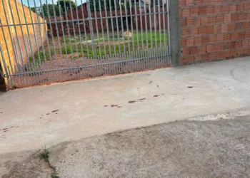 Jovem é morto a tiros após tentar fugir: três são presos