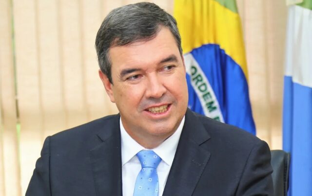 Cenário de pesquisa aponta reeleição de Riedel já no 1º turno