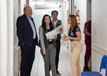 Sem plantonista no posto, gestão de Adriane é vergonhosa até de madrugada